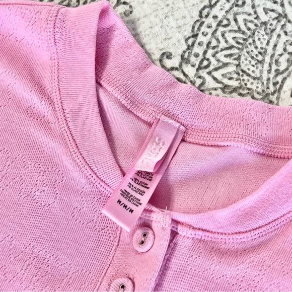 SKIMS LOGO POINTELLE SET
PINK - Picture 10 of 16